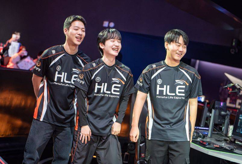 BRO鏖战TSM,Peanut打出惊人五杀激烈交锋半决赛,强势挺进下一轮 BRO鏖战TSM,Peanut打出惊人五杀激烈交锋半决赛,强势挺进下一轮