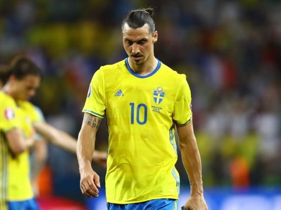 日本轻取比利时，伊布扛起全队